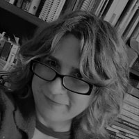 write a creative craft essay observe the different Vivian Wagner Author Photo